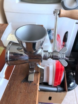 РУЧНАЯ ИЗМЕЛЬЧИТЕЛЬ ЗЕРНА ИЗМЕЛЬЧИТЕЛЬ 304 Сталь