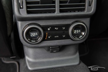 Land Rover Range Rover Velar SUV 2.0 Si4 300KM 2019 Range Rover Velar 2.0 300KM R-Dynamic Panorama HeadUp Masaże Kamery SalonPL, zdjęcie 29