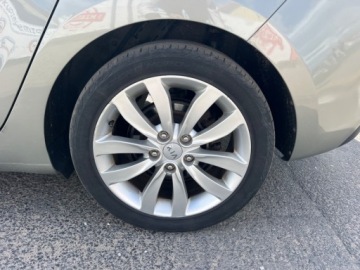 Kia Carens IV Minivan 1.7 VGT CRDI 136KM 2014 Kia Carens Ledy Klimatyzacja Parktronic Grzana Kierownica El.Szyby Tempomat, zdjęcie 23