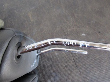 Правая передняя подголовника Peugeot 508 и 10-17R