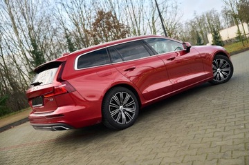 Volvo V60 II  Kombi 2.0 T5 250KM 2019 MEGA KOLOR __JASNE SKÓRY __SUPER PEDANTYCZNY STAN_, zdjęcie 4