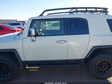 Toyota FJ Cruiser 2013 Toyota FJ 2013 r., 4,0L 4.0 Benzyna 260KM, zdjęcie 14