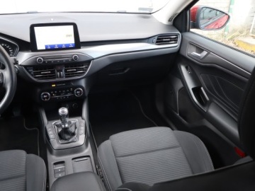 Ford Focus III Hatchback 5d facelifting 1.0 EcoBoost 125KM 2018 Ford Focus 1.0 EcoBoost, Salon Polska, Navi, zdjęcie 7