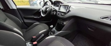 Peugeot 208 I Hatchback 5d Facelifting 1.2 PureTech 82KM 2016 Peugeot 208 Peugeot 208 1.2 PureTech Allure 1.2 Benzyna 82KM, zdjęcie 11