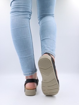 Sandały damskie na niskiej koturnie lekkie skórzana wkładka TF8606 r41