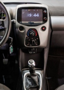 Toyota Aygo II Hatchback 5d 1.0 VVT-i 69KM 2017 Toyota Aygo 1.0 VVT-i X-play Benzyna 69KM, zdjęcie 21