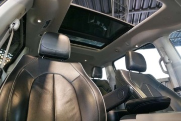 Chrysler Pacifica II 3.6 V6 291KM 2022 Chrysler Pacifica Limited 3.6L V6 291KM Panorama Radar Odkurzacz Cam360 Ma, zdjęcie 26