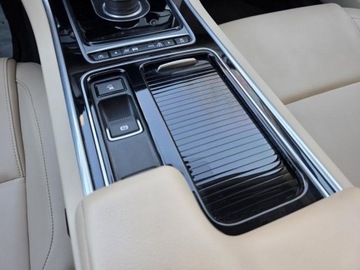 Jaguar XF II Sedan 3.0 V6 340KM 2017 JAGUAR XF V6 3.0l benzyna 340KM Bezwypadkowy Pedantycznie zadbany, zdjęcie 21