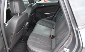 Opel Astra J Hatchback 5d 1.4 Turbo ECOTEC 140KM 2012 Opel Astra 1.4 Benzyna Tempomat Cz. parkowania Klimatyzacja 1.4 Benzyna, zdjęcie 18