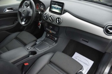 Mercedes Klasa B W246 Sports Tourer Facelifting 1.6 180 122KM 2016 Mercedes-Benz Klasa B MERCEDES B180 122KM ALU17 Automat LED WEBASTO Navi G, zdjęcie 22