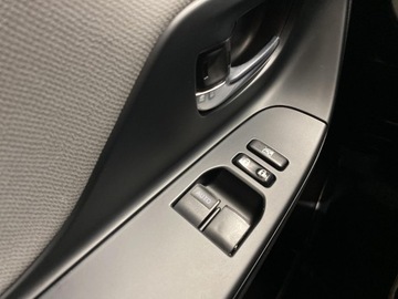 Toyota Yaris III Hatchback 5d Facelifting Hybrid 100KM 2016 Toyota Yaris Hybrid 100 Premium III (2011-2019), zdjęcie 18