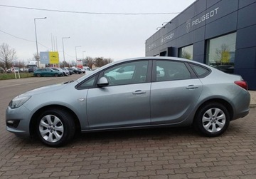 Opel Astra J Sedan 1.6 Twinport ECOTEC 115KM 2014 Opel Astra 257 1.6 Active 115 KM Salon Polska 1.6 Benzyna 115KM, zdjęcie 6