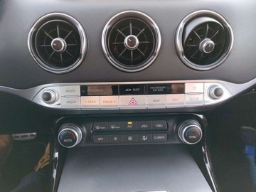 Kia Stinger Liftback 3.3 T-GDi 370KM 2018 Kia Stinger AWD GT Automat 370KM Salon PL 3.3 Benzyna 370KM, zdjęcie 22