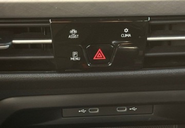 Volkswagen Golf VIII Variant 2.0 TDI 115KM 2023 Volkswagen Golf Salon Polska Parktronic Cyfrowe zegary Navi Tempomat a, zdjęcie 26