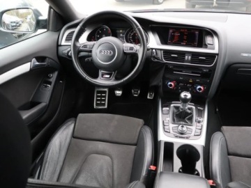 Audi A5 8T Coupe Facelifting 2.0 TDI 177KM 2011 Audi A5 2.0 TDI, 174 KM, Skóra, Navi, Xenon, zdjęcie 6