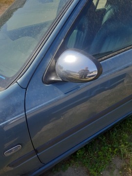 LEVÉ ZRCÁTKO ROVER 45