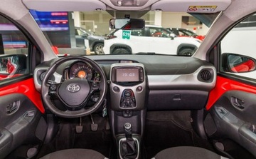 Toyota Aygo II Hatchback 5d 1.0 VVT-i 69KM 2017 Toyota Aygo 1.0 VVT-i X-play Benzyna 69KM, zdjęcie 7