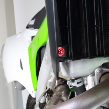 ZETA Набор пластиковых винтов красный SUZUKI DRZ 400 SM E 05-21 14 шт.