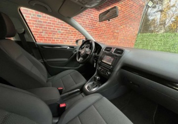 Volkswagen Golf VI Hatchback 5d 1.4 TSI 122KM 2009 Volkswagen Golf AUTOMAT DSG Hak Niski przebieg Warszawa 1.4 Benzyna 122KM, zdjęcie 7