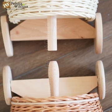 Плетеная корзина для игрушек, натуральная коляска + кисточки.