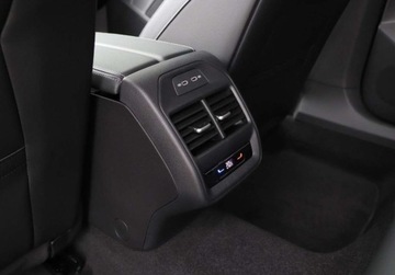 Volkswagen Passat B8 Variant Facelifting 1.5 TSI EVO 150KM 2025 Volkswagen Passat Elegance, dostepny od reki 1.5 Benzyna 150KM, zdjęcie 16