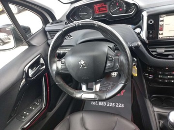 Peugeot 208 I Hatchback 5d Facelifting 1.2 PureTech 110KM 2016 Peugeot 208 GT Line Kamera Klimatronik PDC Sensor Alu 1.2 Benzyna 110KM, zdjęcie 19
