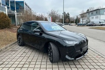 BMW iX SUV Facelifting 94.8kWh 408KM 2025 BMW iX Od reki Pakiet Innowacji Pakiet Comfort Bowers Wilkins, zdjęcie 6