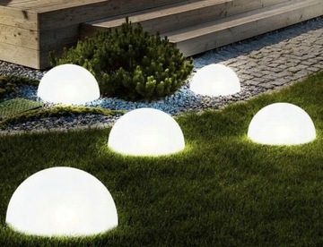 Светодиодный садовый светильник на солнечных батареях. Солнечные шары. Полушария с наконечником