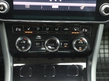 Skoda Superb III Kombi 2.0 TDI 190KM 2017 Skoda Superb 2.0 TDI, Salon Polska, 187 KM, zdjęcie 15