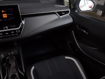 Toyota Corolla XII Sedan 1.8 Hybrid 122KM 2022 Toyota Corolla 1.8 Hybrid, Salon Polska, zdjęcie 7