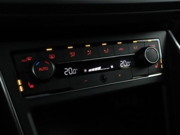 Volkswagen Polo VI GTI 2.0 TSI 200KM 2019 Volkswagen Polo DSG klima auto App-Connect /, zdjęcie 26