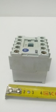 Контактор 100-M05N*31 Allen Bradley 24 В 50 Гц переменного тока 20 А