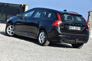 Volvo V60 I Kombi Facelifting 2.0 D3 DRIVE-E 150KM 2016 Volvo V60 2,0D3 150KM Navi Alu Led Podg. Fotele, zdjęcie 3