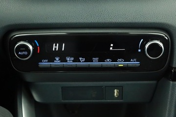 Toyota Yaris IV Hatchback 1.5 Hybrid Dynamic Force 116KM 2022 Toyota Yaris 1.5 VVT-i Hybrid, Salon Polska, zdjęcie 9