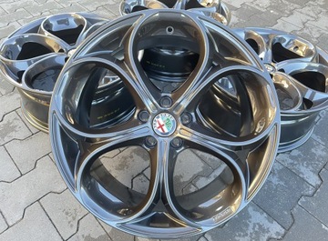 ALFA ROMEO GIULIA FELGI ALU 19'' 5X110 8J 9J GMP ITALIA DRAKE