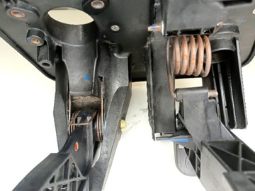 ПЕДАЛЬ поврежденные детали донор СЦЕПЛЕНИЕ + ТОРМОЗ IVECO DAILY 2006-