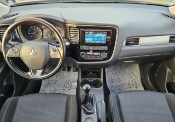 Mitsubishi Outlander III SUV Facelifting 2015 2.0 MIVEC 150KM 2016 Mitsubishi Outlander LIFT 2.0 150KM Kamera 1-Wlasciciel Ks.Serwisowa 2.0, zdjęcie 7