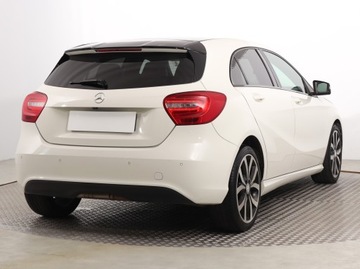 Mercedes Klasa A W176 Hatchback 5d 1.6 180 BlueEFFICIENCY 122KM 2012 Mercedes A A 180, Skóra, Navi, Xenon, Bi-Xenon, zdjęcie 4