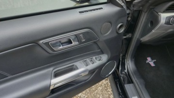 Ford Mustang VI Convertible Facelifting 2.3 EcoBoost 290KM 2019 Ford Mustang 2,3 benzyna 290 KM automat zarejestrowany 2.3 Benzyna 289KM, zdjęcie 6