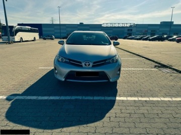 Toyota Auris II Hatchback 5d Valvematic 130 132KM 2014 Toyota Auris 1.6 Dynamic benzyna 132KM 2014r