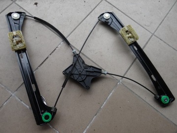 Стеклоподъемник передний правый 3G0837462B Passat B8