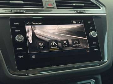 Volkswagen Tiguan II SUV 2.0 TSI 190KM 2019 Volkswagen Tiguan 190 KM 4Motion R-Line LED TOP Virtual Pakiety Salon, zdjęcie 33