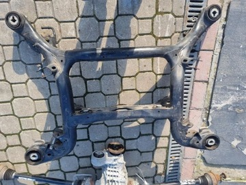 AUDI Q7 3.0TDI 4M NÁPRAVNICE ZADNÍ NATÁČECÍ SQ8 4M0505235CA