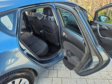 Opel Astra J Hatchback 5d Facelifting 1.6 Twinport ECOTEC 115KM 2015 Opel Astra 1.6 115 KM klima, elektryka, parktronik, zdjęcie 11