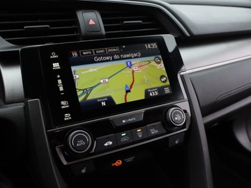 Honda Civic X Hatchback 5d 1.0 VTEC Turbo 129KM 2018 Honda Civic 1.0 VTEC Turbo, Navi, Klima, zdjęcie 11