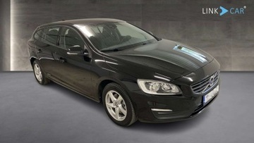 Volvo V60 I Kombi Facelifting 2.0 D2 DRIVE-E 120KM 2017 Volvo V60 F ra Vat 23 udokumentowany przebieg 2.0 Diesel 120KM, zdjęcie 3