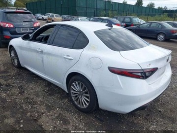 Alfa Romeo Giulia II Sedan Facelifting 2023 2.0 GME Turbo 280KM 2024 Alfa Romeo Giulia 2024r., 4x4, 2.0L 2.0 Benzyna 280KM, zdjęcie 2