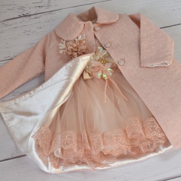 Элегантный комплект для девочки 86.