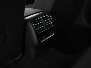 Volkswagen Passat B8 Variant 1.4 TSI BlueMotion Technology ACT 150KM 2016 Volkswagen Passat klima auto navi grzane fotele, zdjęcie 37