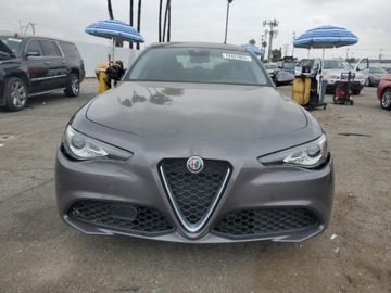 Alfa Romeo Giulia II Sedan Facelifting 2.0 Turbo 280KM 2021 Alfa Romeo Giulia Sport, 2021r., 2.0L 2.0 Benzyna 280KM, zdjęcie 4